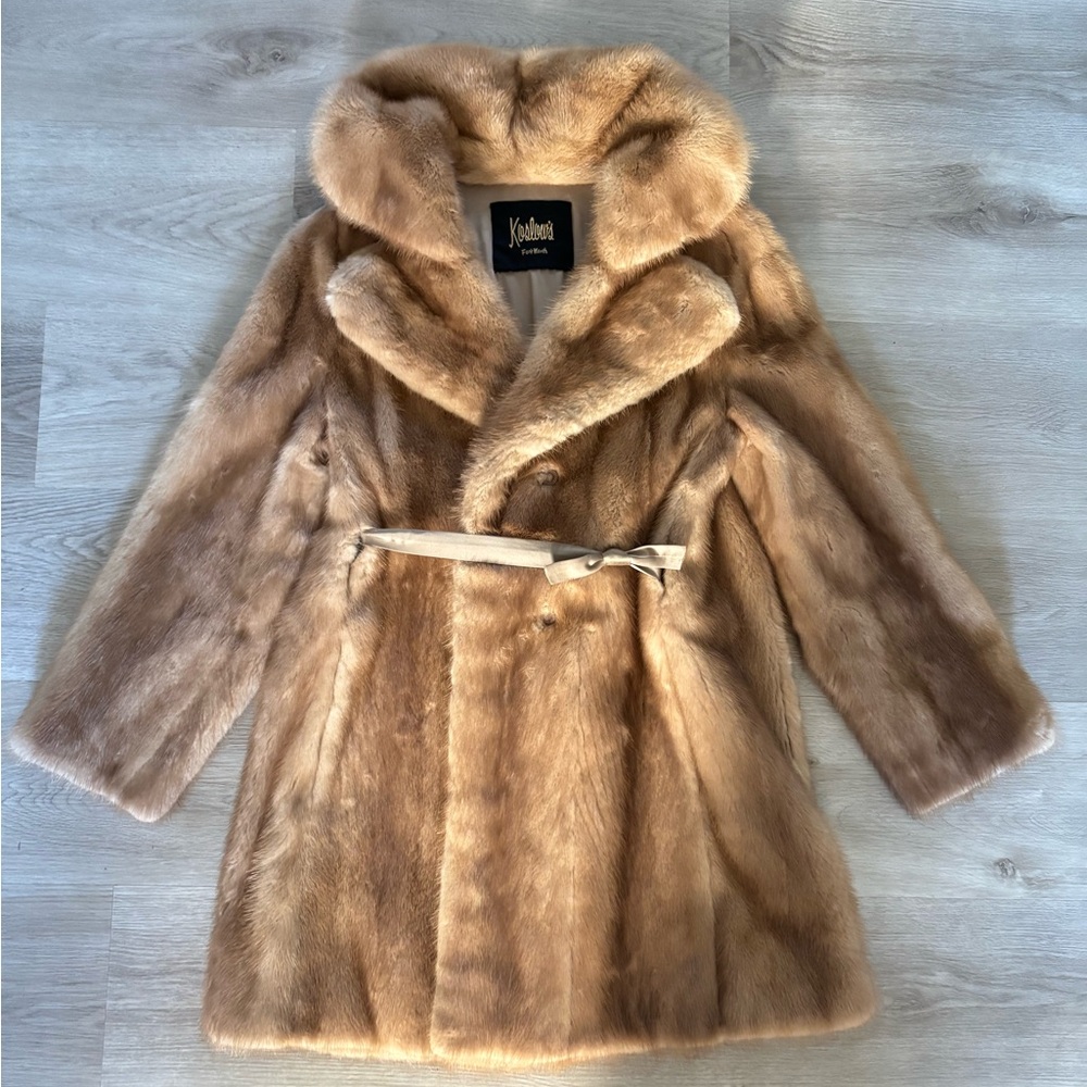 Women’s Koslow’s Fort Worth Beige Mink Fur Coat